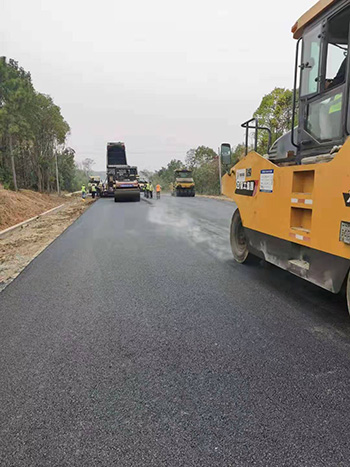 枞阳S335项目03标沥青路面顺利结束