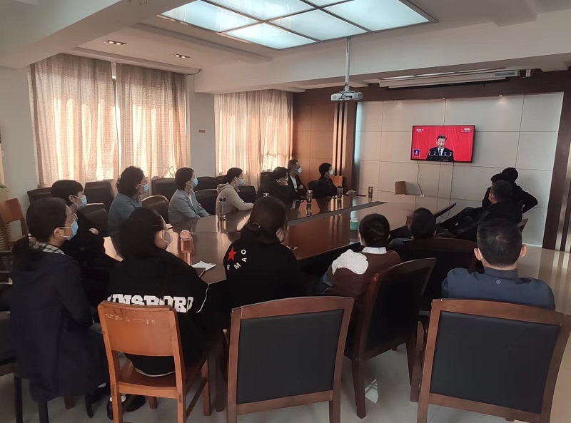 9728太阳集团组织干部职工收听收看党的二十大开幕盛况