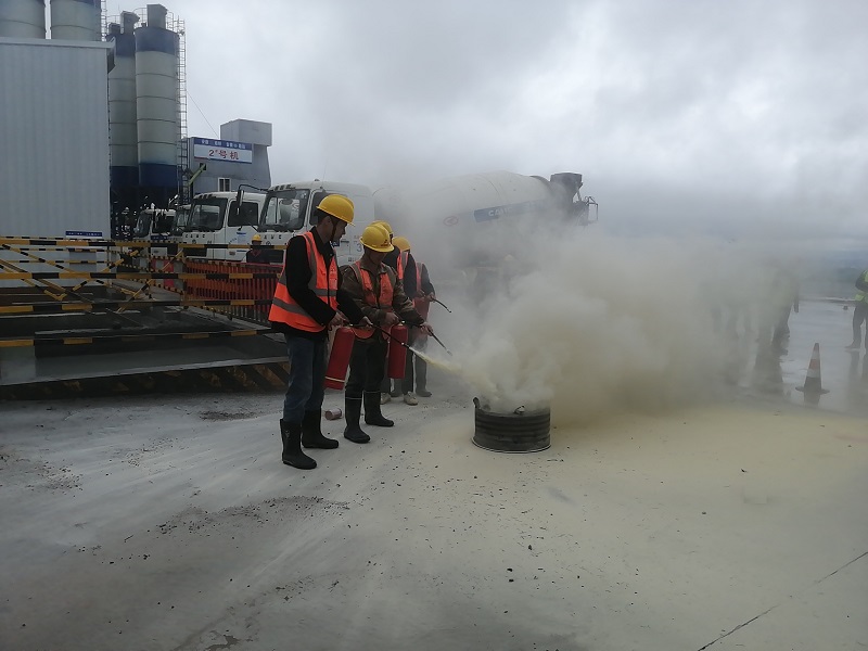 S22天天高速营岭隧道项目开展消防应急演练