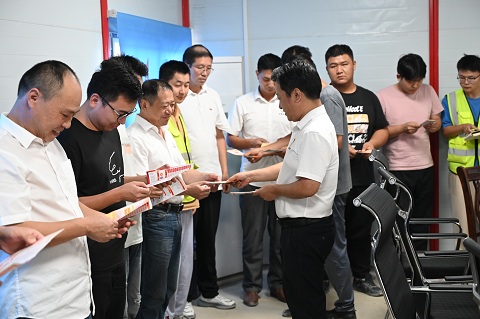 9728太阳集团党支部开展送廉洁到项目活动