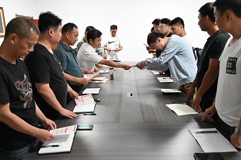 9728太阳集团党支部开展送廉洁到项目活动