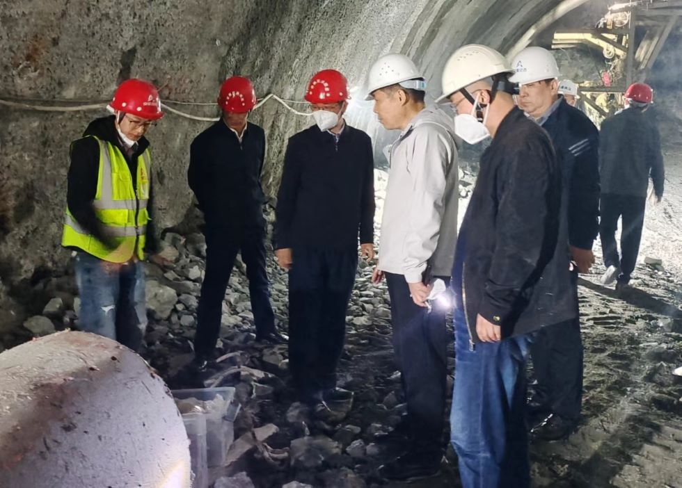 省交通质安中心党委书记、主任沈群一行到营岭隧道项目开展质量安全督查工作